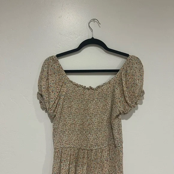 Floral short sleeve ruffle top - Picture 2 of 5